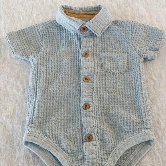 Little Lad Blue Textured Button-Up Bodysuit Romper 6–9M - Picture 2 of 3